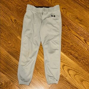 Under Armour Light Gray Sports Pants size Youth Small 8 very good condition
